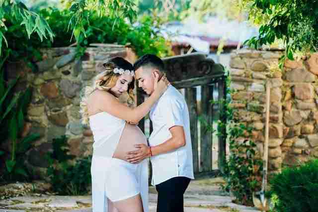 Mother-to-be with father-to-be- photography