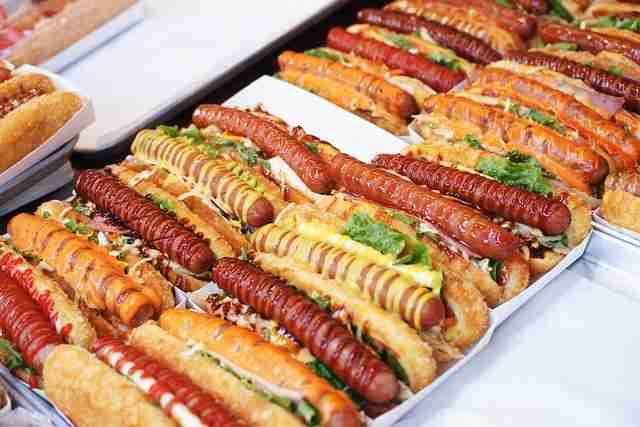 hot dogs in tray party and events